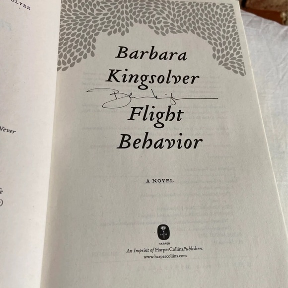 Flight Behavior, Barbara Kingsolver. Signed. First Edition. - Picture 2 of 4